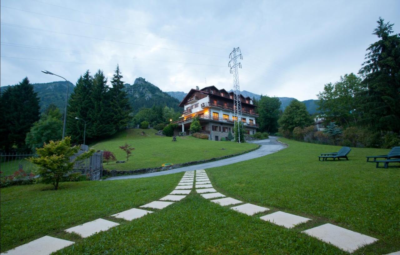 Albergo Ristorante Scanapa Castione della Presolana Exterior foto