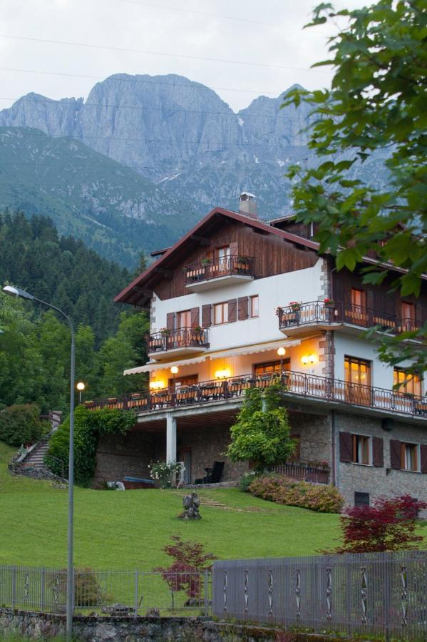 Albergo Ristorante Scanapa Castione della Presolana Exterior foto