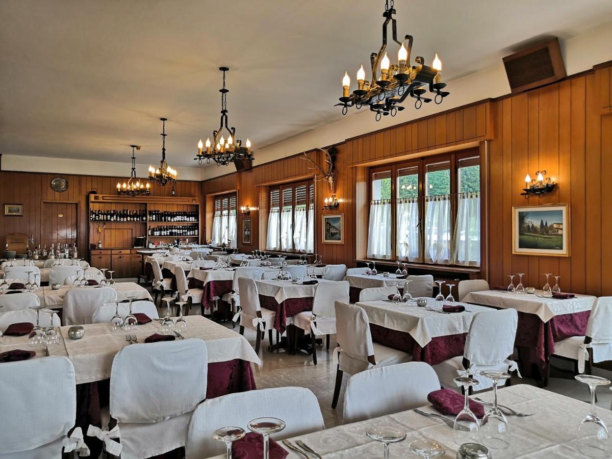 Albergo Ristorante Scanapa Castione della Presolana Exterior foto