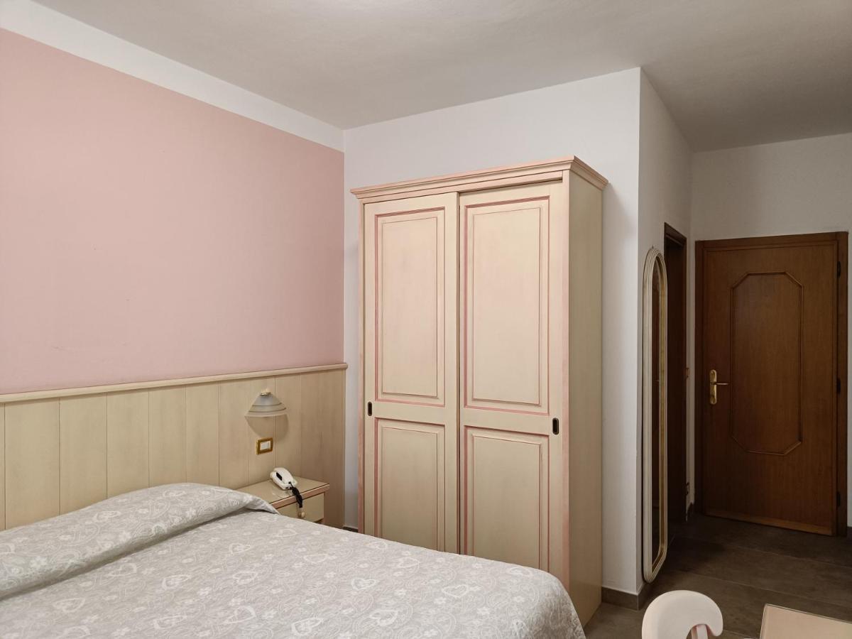 Albergo Ristorante Scanapa Castione della Presolana Exterior foto