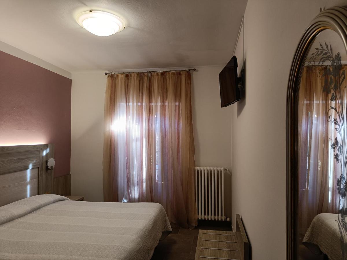 Albergo Ristorante Scanapa Castione della Presolana Exterior foto